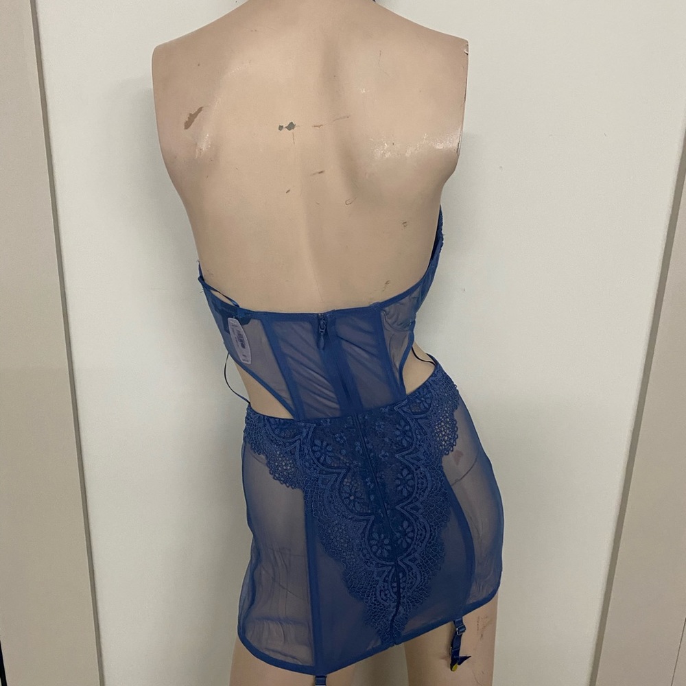 Victoria secret lingerie size 36D. NWT - Picture 3 of 4
